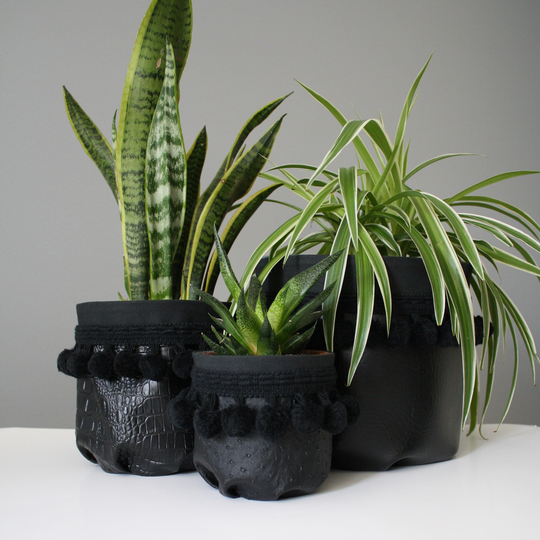 Plant Pot Cover/Holder/Bag/Basket - Pom Textured Solid Black