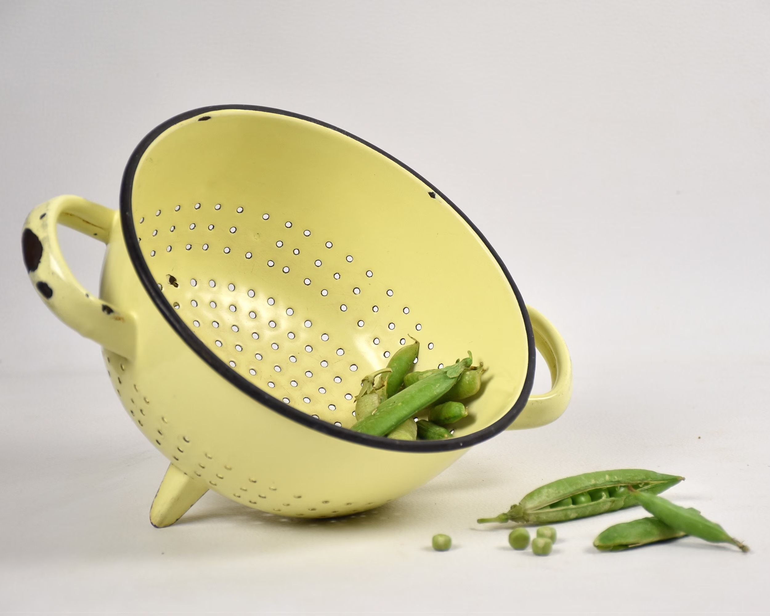 Vintage Yellow Enamel Colander, Wall Hanging Metal Drainer, Kitchen Utensil, Fruit Bowl Rustic Or Garden Planter
