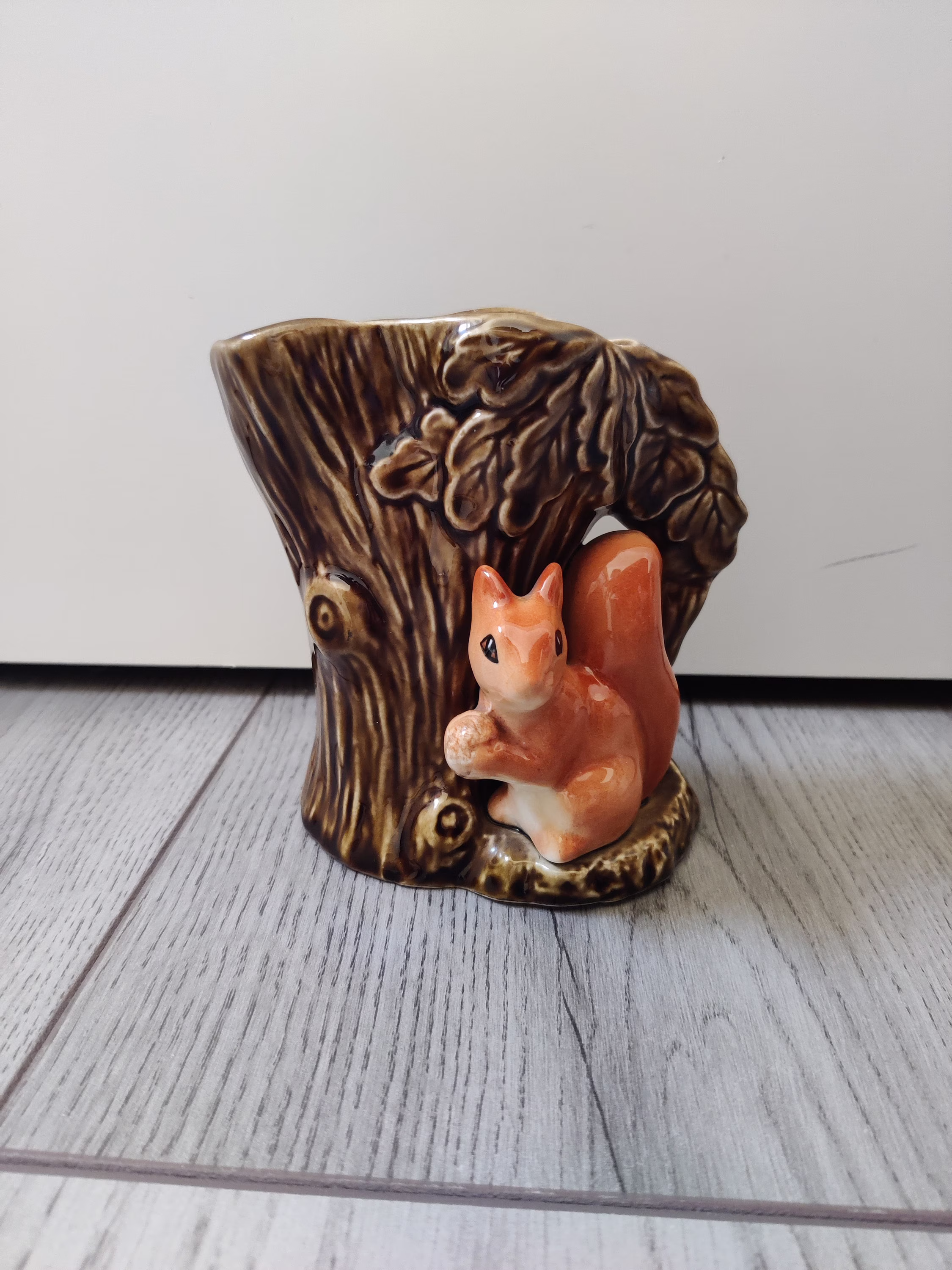 Sylvac Squirrel & Tree Stump Vase