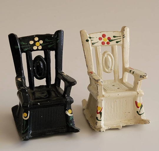 Vintage Cast Iron Rocking Chair Salt & Pepper Shakers/Cottage Country/Mothers Day/Kitschy/Shabby Sheek/Vintage Decor/Free Shipping