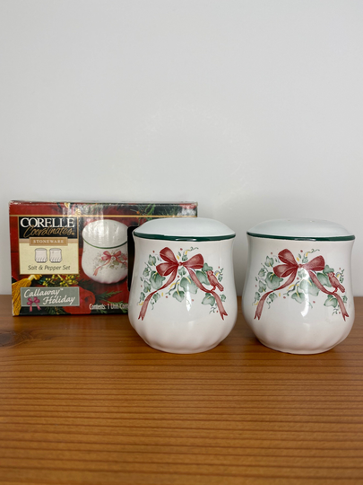 1999 Corelle Coordinates Callaway Holiday Ivy Christmas Salt & Pepper Shaker