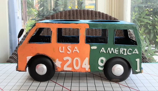 License Plate Bus Planter Folk Art W 2 Pots Rusty Worn Usa America Houseplants