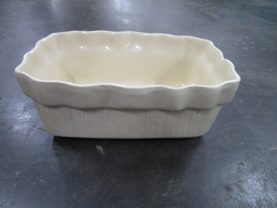 Brush Mccoy Usa Cream Pottery Scalloped Planter