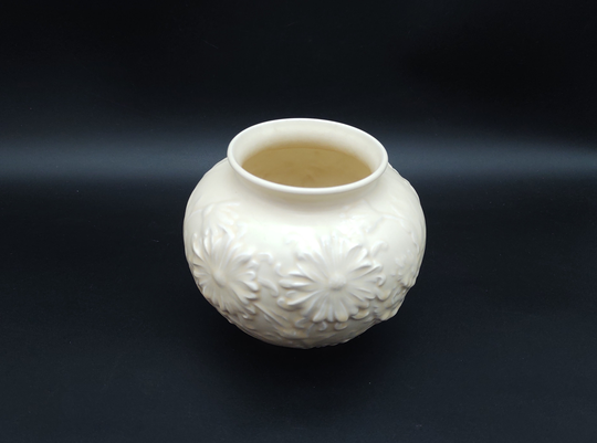 Chrysta White Planter Grimwades Royal Winton