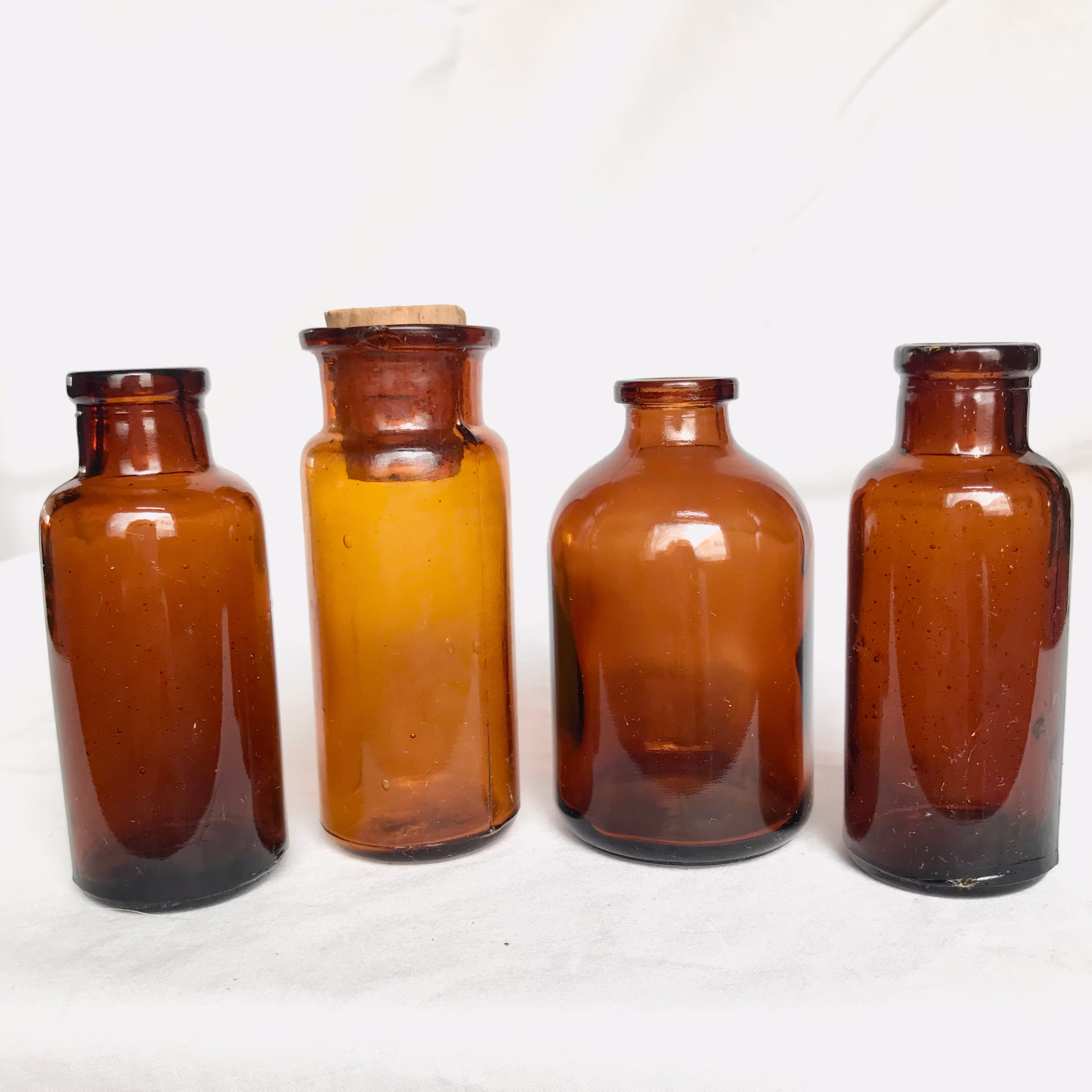 4 Antique Amber Glass Medicine Bottles - Vintage Apothecary Druggist Bottle 19Th Century/1800S Medicinal Or Cosmetics