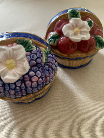 Fitz & Floyd Salt Pepper Shakers