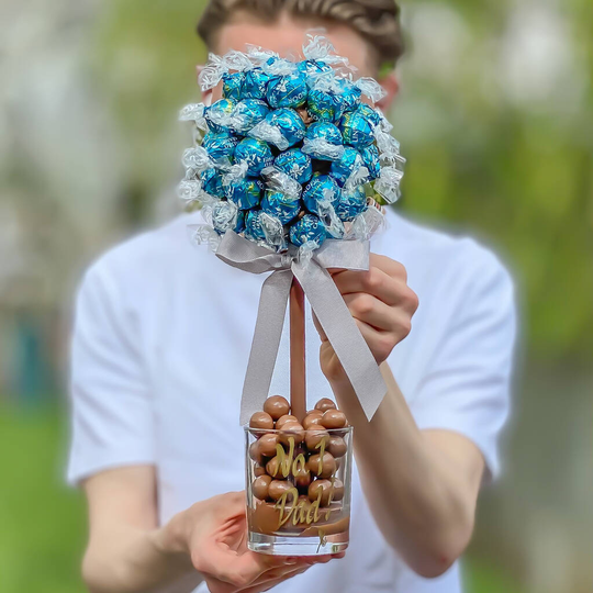 Salted Caramel Lindor® Tree