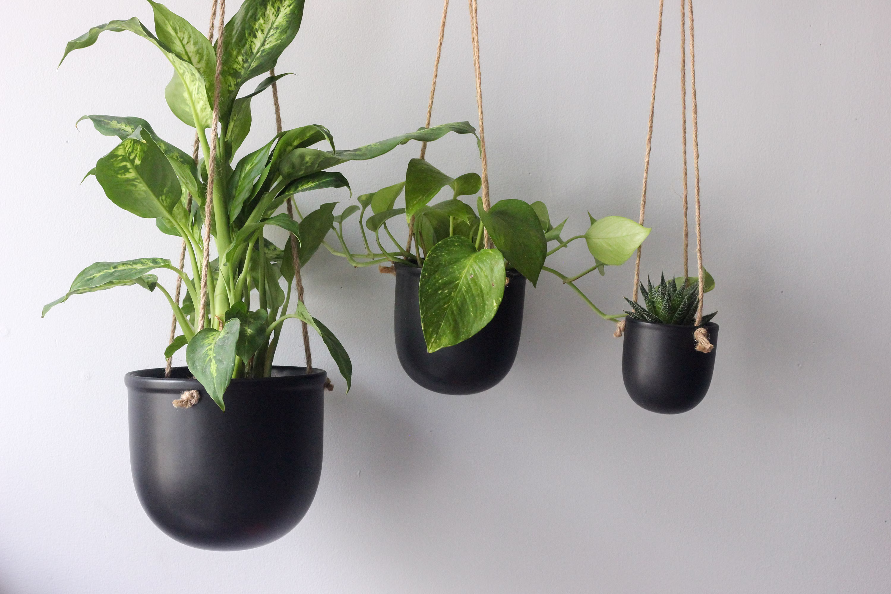 Minimalist Hanging Planter Pot in Matte Black
