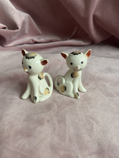 Vintage Beautiful Salt&paper Pots Cats Shape.hand Painted Porcelain Made in Japan