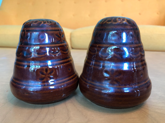 Vintage 1960's Marcrest Mar-Crest Daisy & Dot Stoneware Pottery Salt Pepper Shakers Old