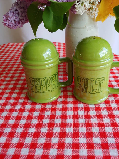 70S Retro Kitsch Salt & Pepper Shakers Lime Green