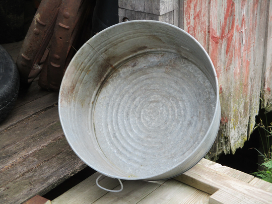 Large Galvanized Round Tub, Vintage #2 Wash Tub, Outdoor Planter, Garden Decor, Zinc Tub, Primitive Decor, Farmhouse Decor