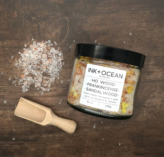 Ho Wood Oil, Frankincense And Sandalwood Bath Salts