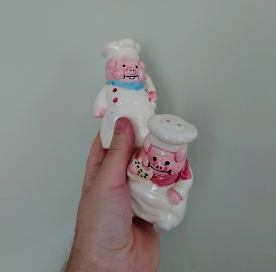 Vintage Chief Pig Pink Salt & Pepper Shakers Cruet Set Novelty Collectible Kitchenalia Pottery Tableware Dispensers