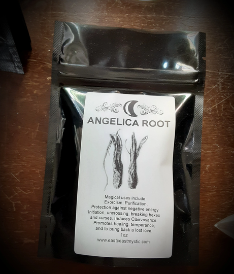 Angelica Root, Chopped & Sifted