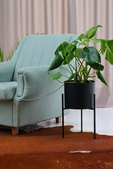 Round Planter With Stand - Congo Black