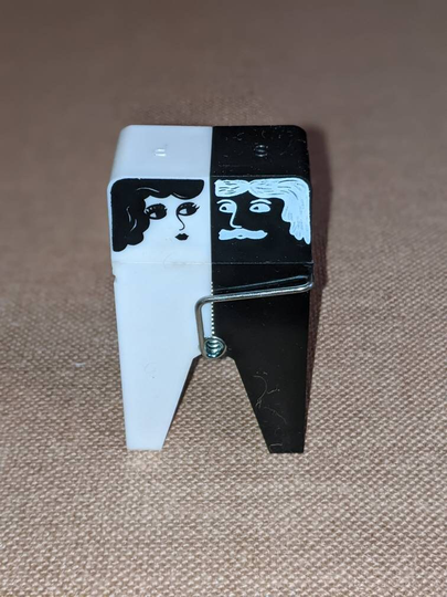 Vintage Bride & Groom Clothspin Collectible Salt Pepper Set