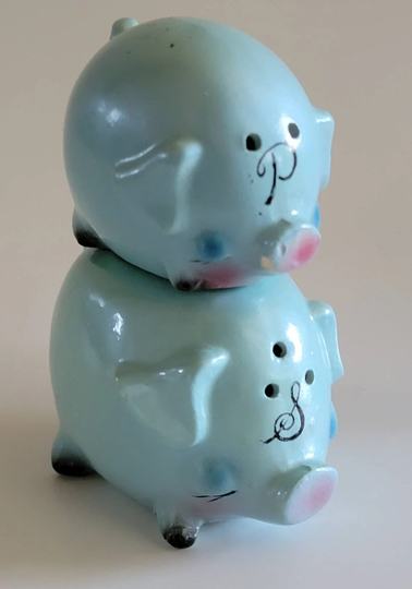 Vintage Blue Pigs Salt & Pepper Shakers/Mom Baby/Kitschy/Anthropomorphic/stackers/Magnetic/Japan/1950S/Cute