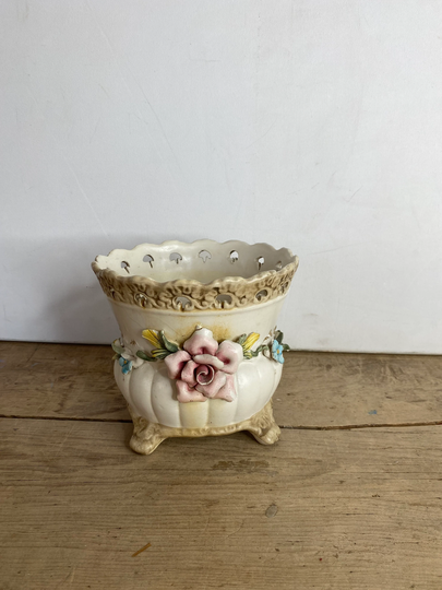 Vintage Made in Italy Medium Cream Ceramic Decorated Floral Planter With Pink Rose & Pierced Design. Good Condition