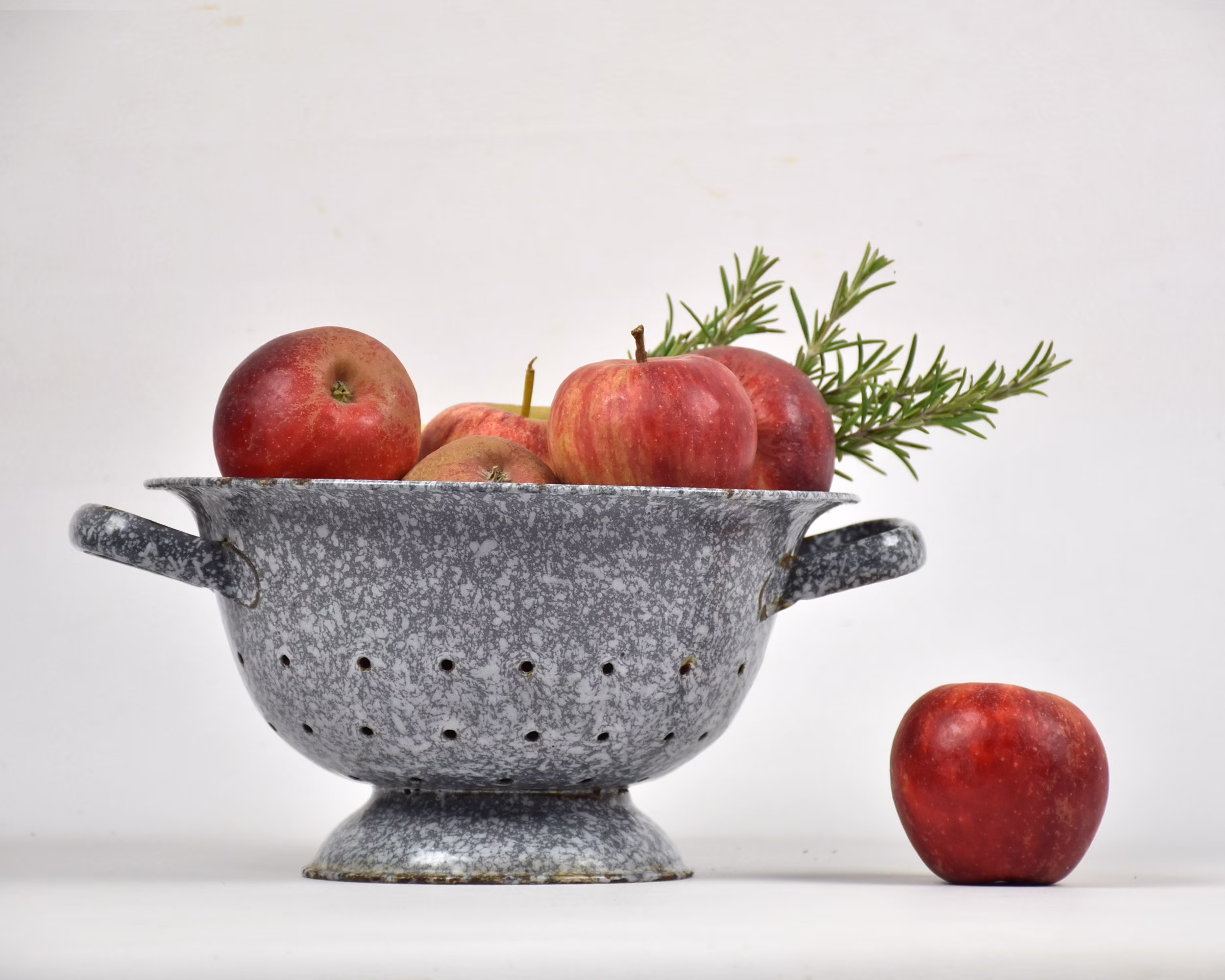 Grey Graniteware Enamel Colander, Kitchen Strainer, Fruit Bowl Metal, Farmhouse Home Decor, Vintage Garden Planter