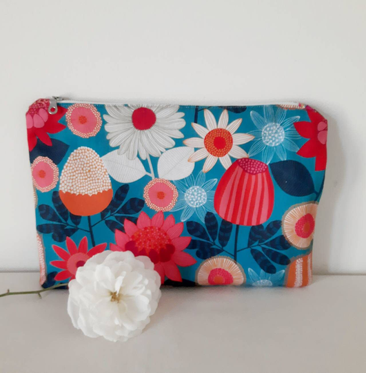 Jocelyn Proust Toiletry Bag/Cosmetic Bag/Water Resistant Lining/Ykk Zipper/30cm X 20cm/12" 8