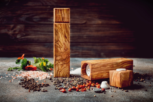 Pepper Mill Olive Wood, Grinder, Square Shaker, Mills, Salt Mill, Grinder, Vintage Shaker Handmade