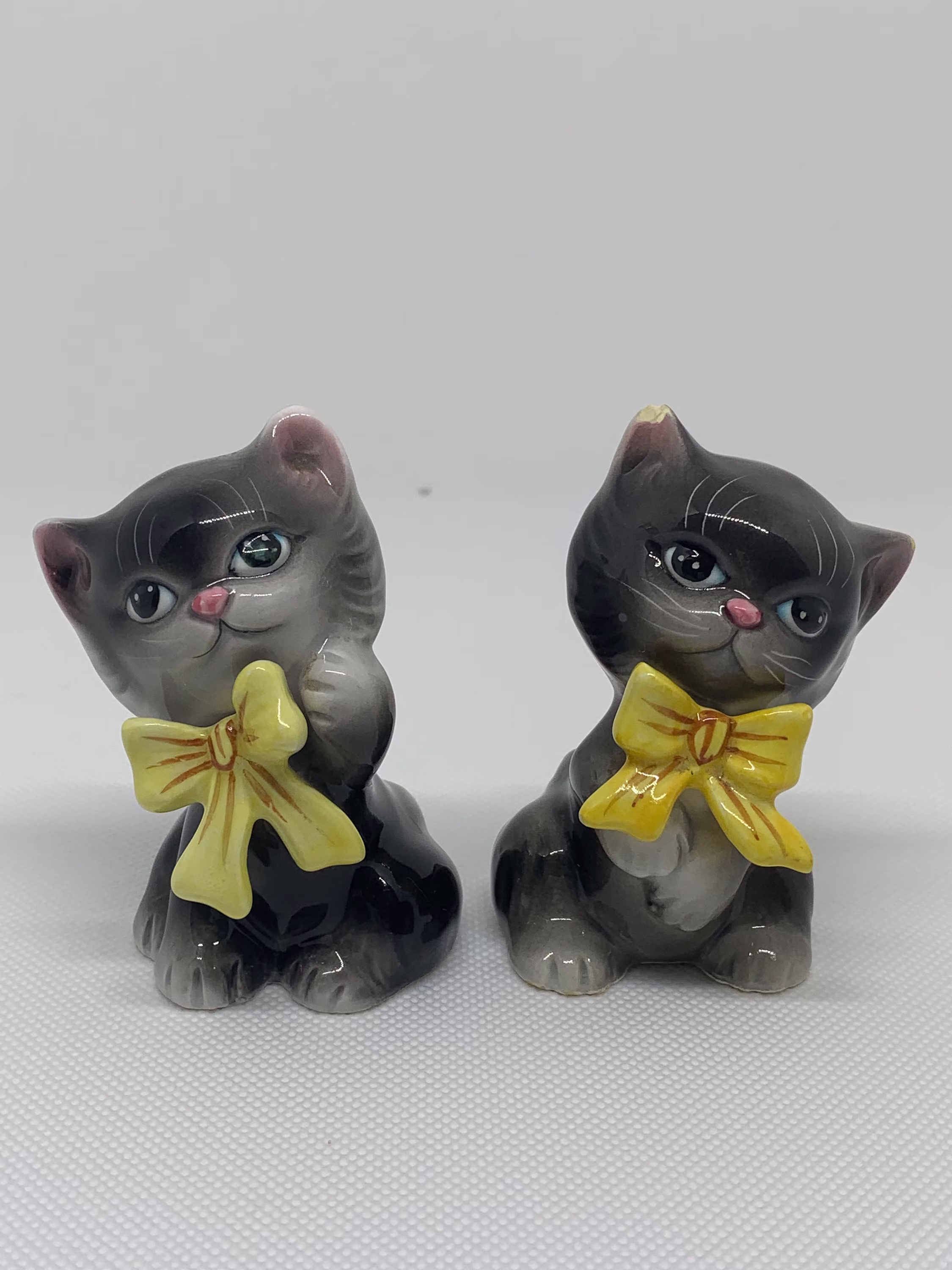 Py Miyao Anthropomorphic Kittens With Bows Salt & Pepper Shakers Made in Japan Circa 1950S