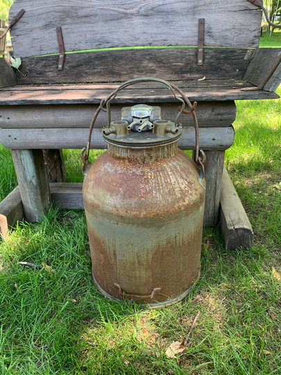 Antique Never Leak Metal Milk Can, Farmhouse Outdoor Planter, Garden Decor, Yard Art, Salvage Cz38