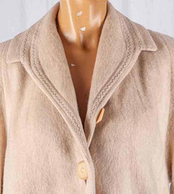 1950S Wool Swing Coat W Bakelite Buttons, Collar Detail & Wide Cuffs. Creamy Heather Texture Color 3 Season