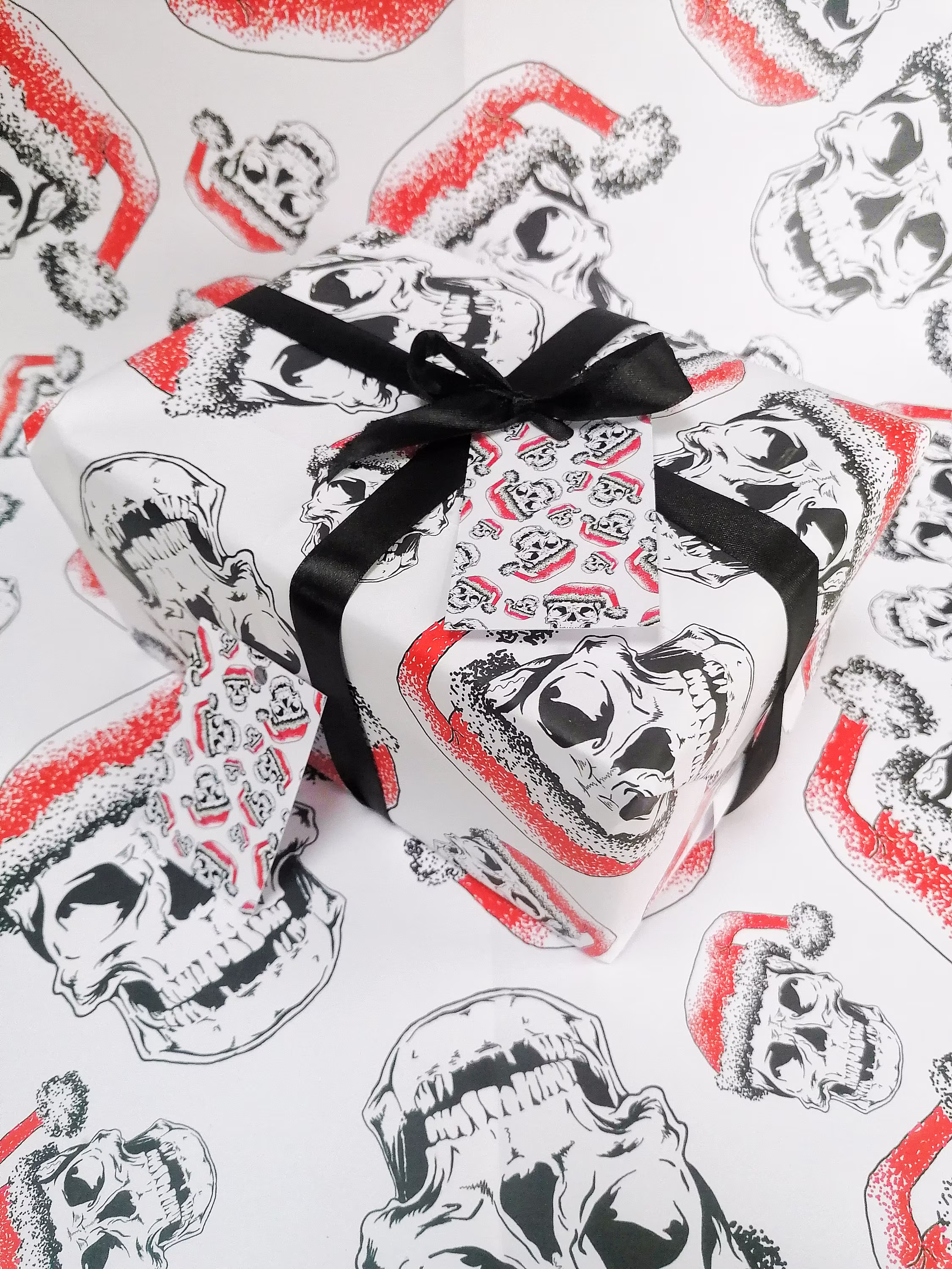 Christmas Santa Skull, Wrapping Paper, Tag Set, Xmas Gift Wrap, Gothic Skulls, Father Christmas, Seasonal Holiday, Present Krampus Creepmas