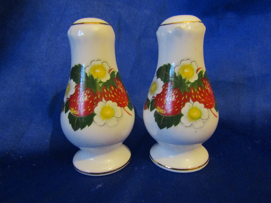 Vintage Salt & Pepper Shakers, Decorated With Strawberry Flowers Strawberries