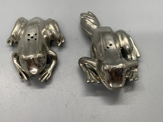 Frogs Salt & Pepper Shakers Billy-Joe Pewter