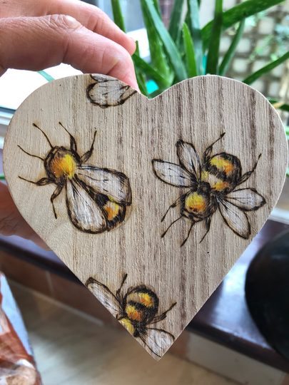 Small Bee Box - Jewellery Small Animal Casket Wooden Money Pyrography Memory