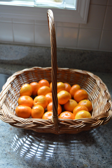 Vintage Wicker Gathering/Magazine/Fruit/Towel Basket With Handle Sturdy 14" X 15