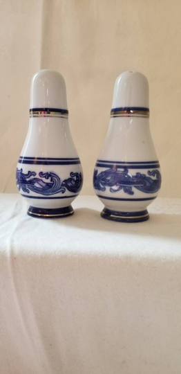 Salt & Pepper, Porcelain Vintage, Collectables, Table Decorations, Bombay, Bombay China, Blue White Pepp