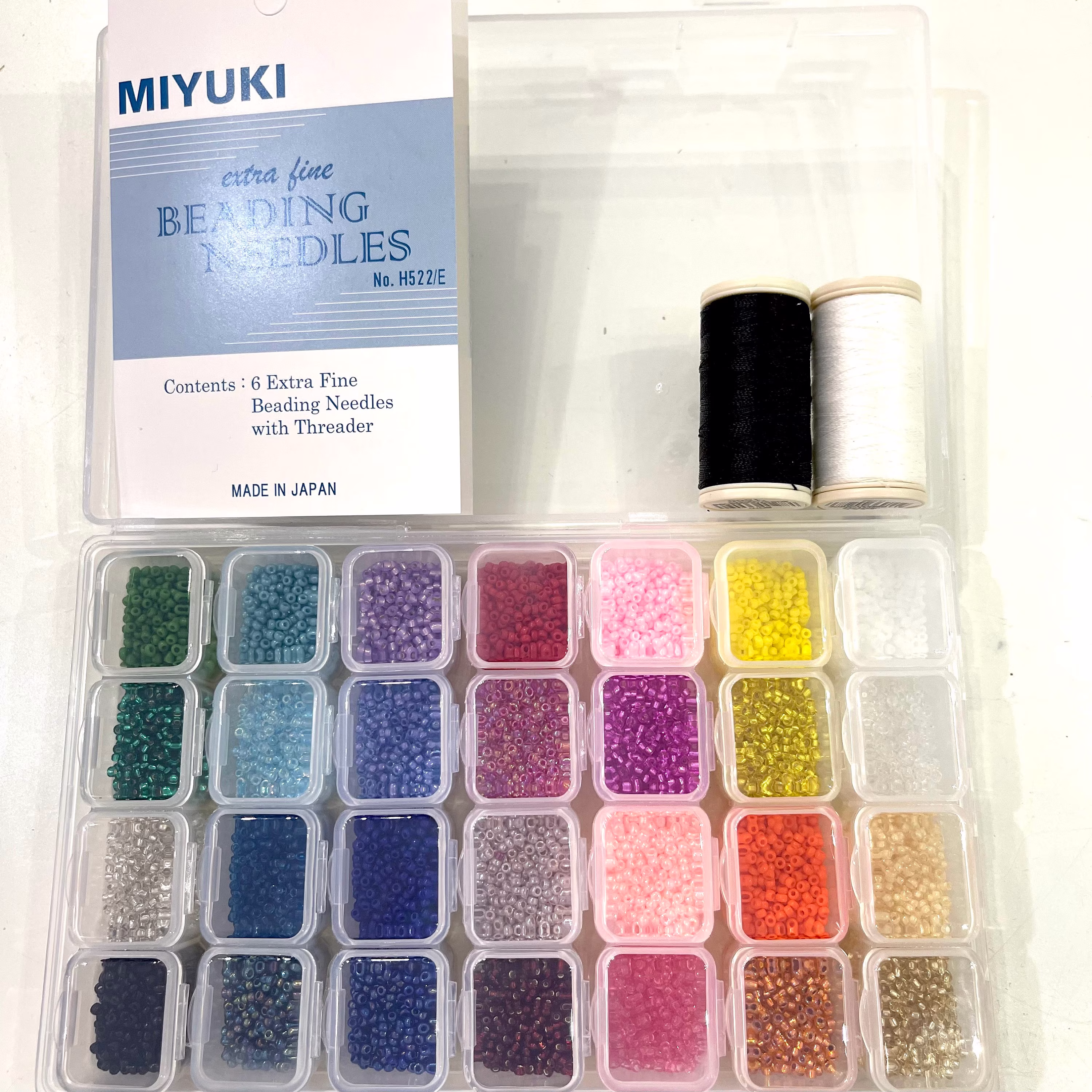 Miyuki Seed Beads Starter Set, 28 Colours 280 Gr 11/0 Round Beads, Needle, Thread, Container