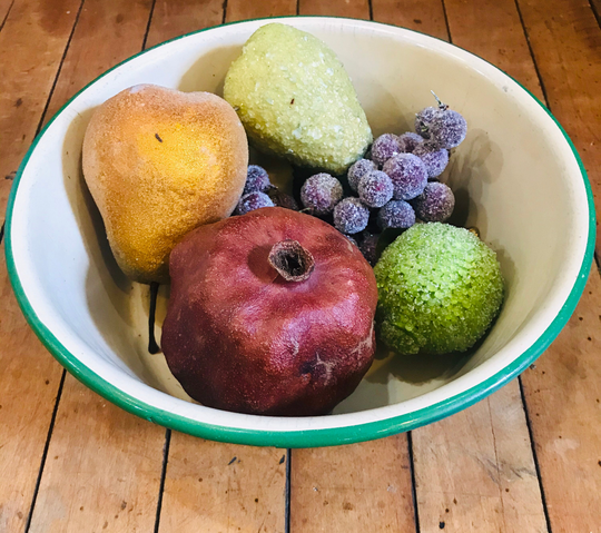 Vintage Enamelware Bowl/Rustic Farmhouse/Cabin Decor/Chippy Enamelware/Camping Farmhousekitchen/Country Cottage Cream Green Mixing Bowlbasin