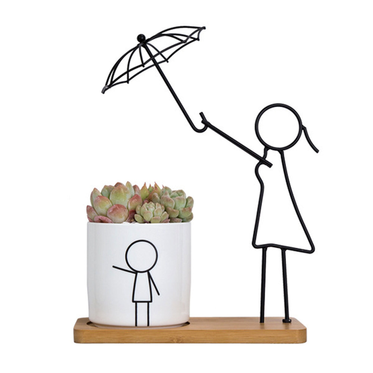 Mother With Umbrella Planter/ Metal Statue/ Succulent Cactus Love/ Birthday Valentine's Day Gifts/ Home Decoration/Mother's Daygift