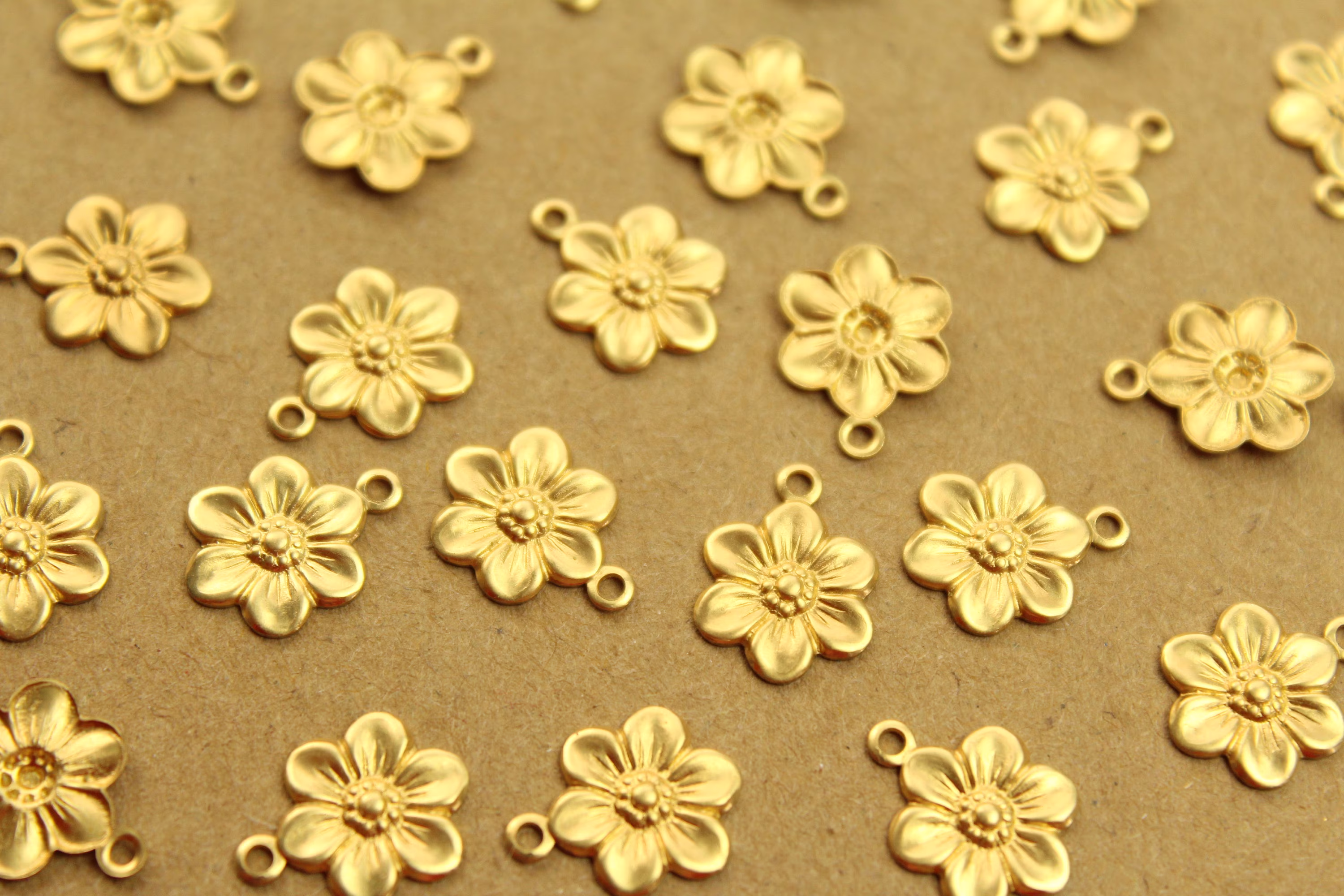 20 Pc. Small Raw Brass Flower Charms 12.5mm By 10mm - Made in Usa Flower Daisy Daisies Floral Sunflowers Garden Plant Bouquet | Rb-1369