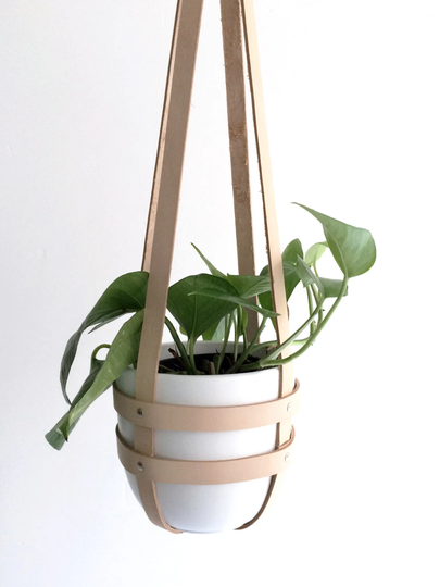 Hanging Planter Natural Leather, Ceiling Planter, Modern Plant Hanger, Minimalist Vegetable Tanned Leather Including White Plastic Pot