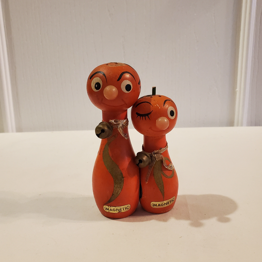 Magnetic Wooden Florida Oranges Salt & Pepper Shakers