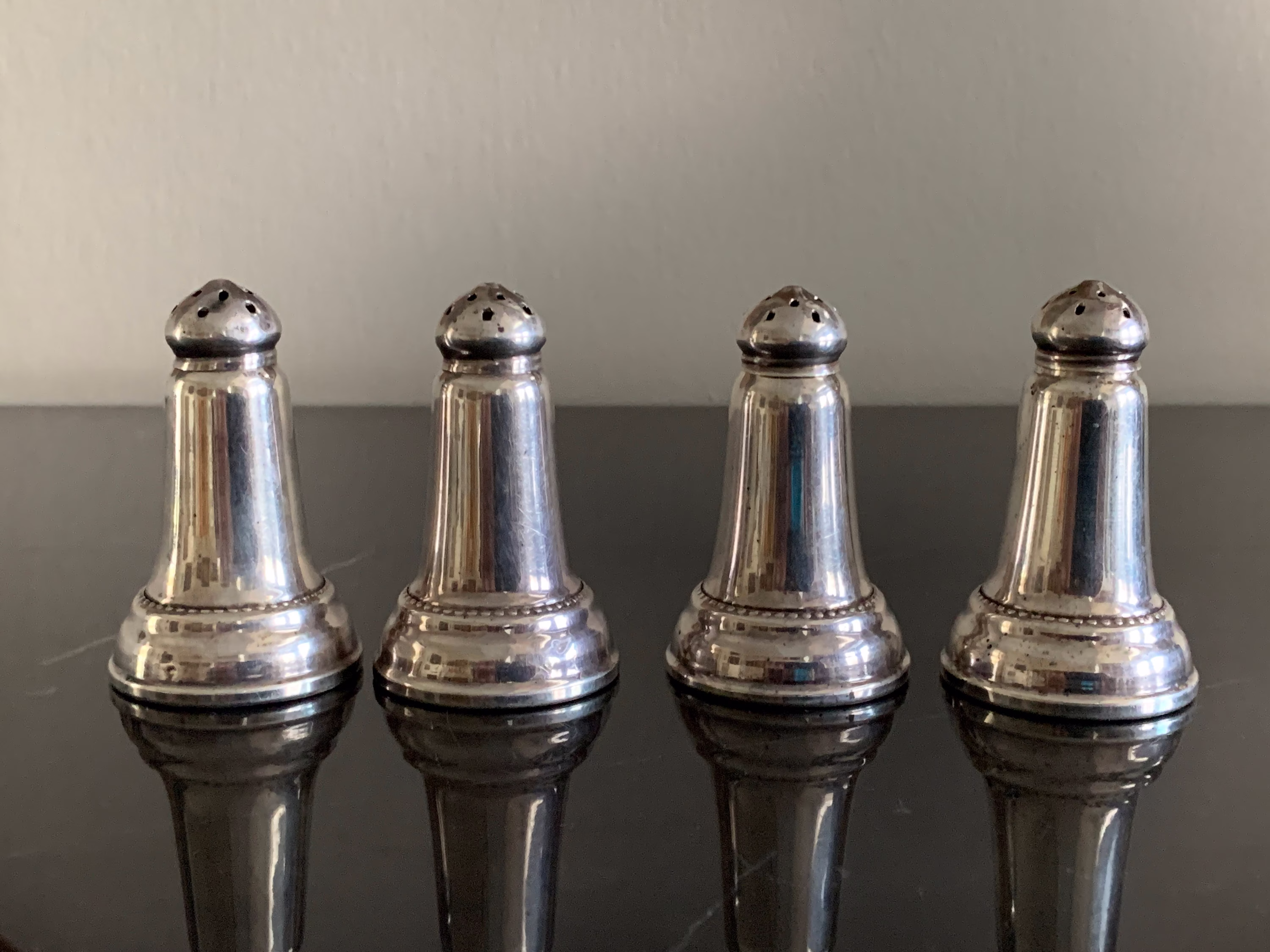 sterling Silver Set Of 4 Salt & Pepper Shakers 44 Grams