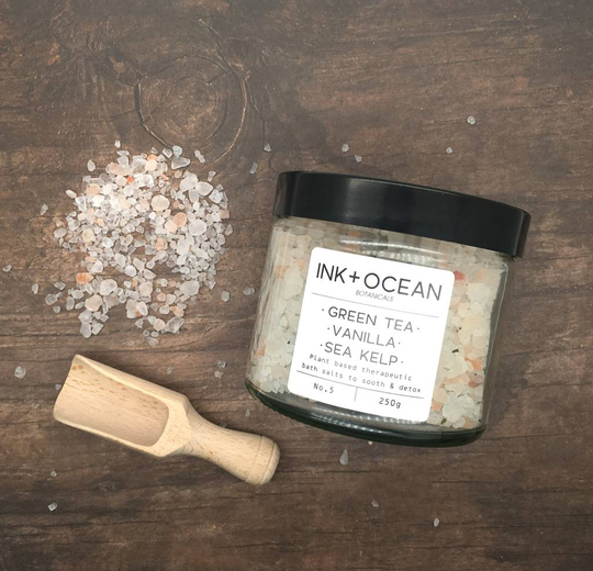 Green Tea, Vanilla And Sea Kelp Aromatherapy Bath Salts