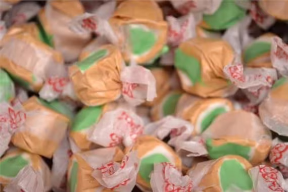 Apple Pie Salt Water Taffy - 8 Oz. | Summertime Favorite