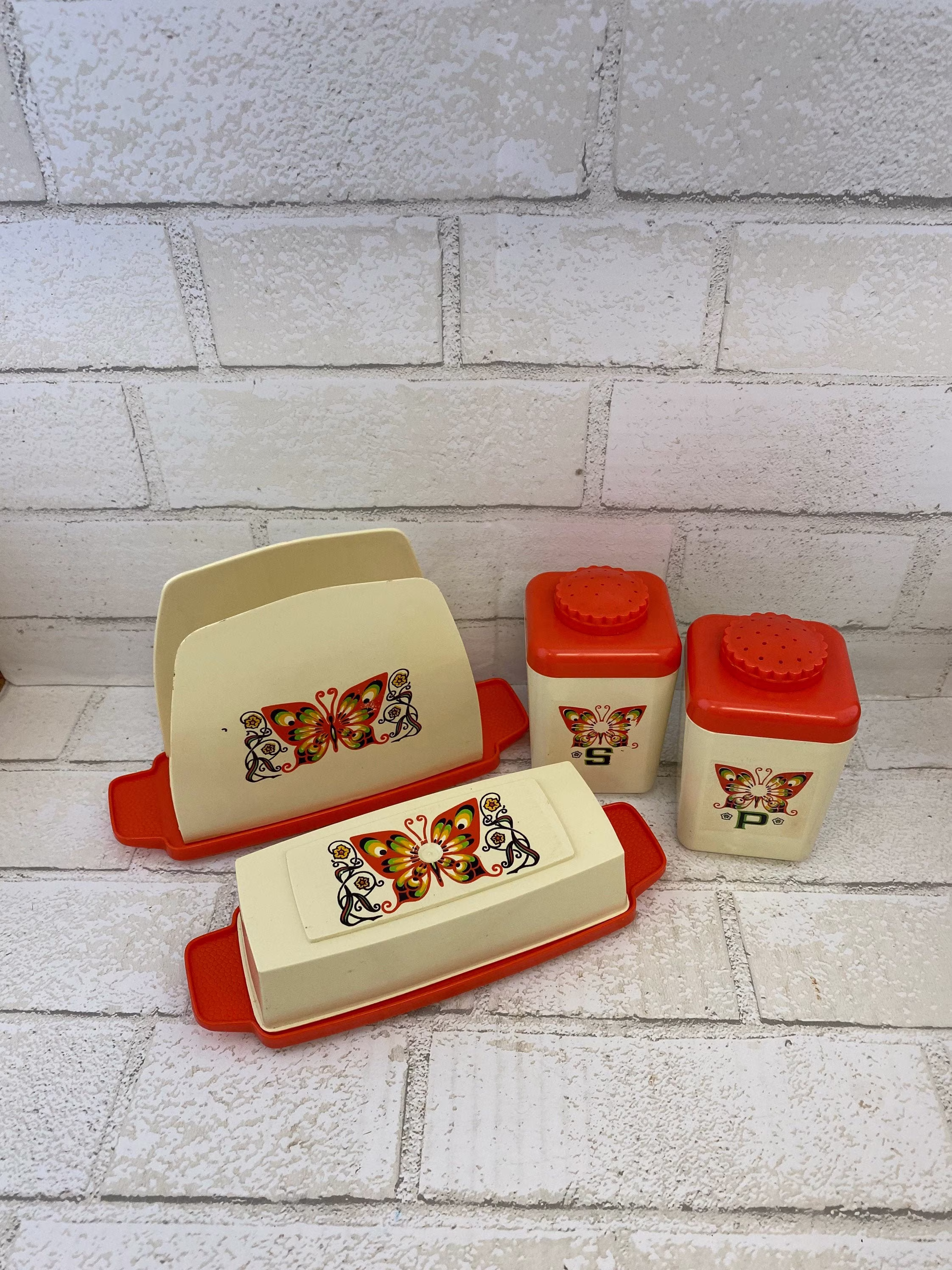Vintage Groovy Butterfly Table Set/sterilite Tablemates 1970S Kitchen Salt & Pepper Shaker Napkin Holder Butter Dish