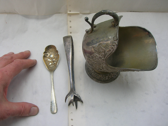 Condiment Holder, Large Salt Pig, in Vintage Silver Plate With Tongs Spoon | 14.5 cm Tall