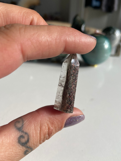 Garden Quartz Mini Tower, 4.31cm Tall, Four Season Small Crystal Healing Decorative Ornamental, Home Decor , Meditation
