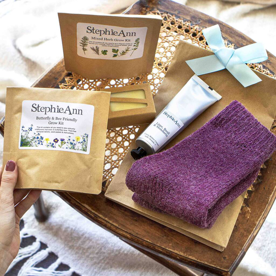Womens Garden Seeds, Slipper Socks And Pamper Gift Bag