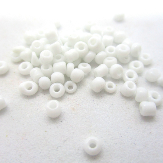 White Round 10/0 Seed Rocailles, 2mm Beads, 20 Grams
