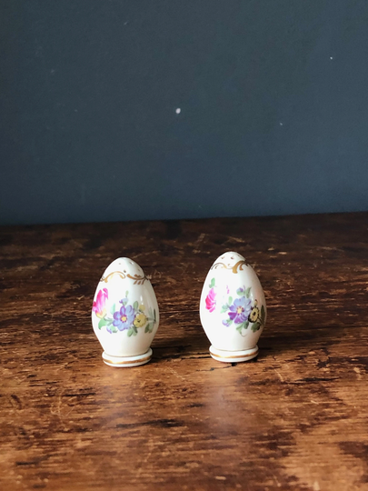 Miniature Oval Salt & Pepper Shakers Pretty Floral Screw Base